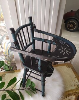 Stará stolička pre bábiky - 2