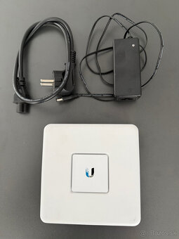 UniFi USG security gateway - 2