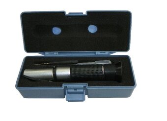 Univerzálny refraktometer - - 2