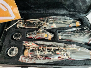 Predám nový B- klarinet IRYIN- komplet s prísušenstvom - 2