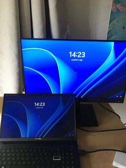 Monitor ASUS s ergonomickym stojanom - 2