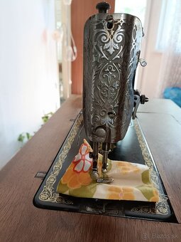 Predám starožitný šijací stoj singer - 2