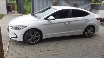 Hyundai Elantra - 2