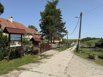 Pôda neďaleko vodnej nádrže s prístupovou cestou. Suchá nad - 2