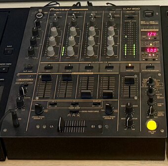 Pioneer DJM 600 - 2