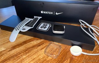 Apple Watch Nike SE 40mm Silver Aluminum Case - 2