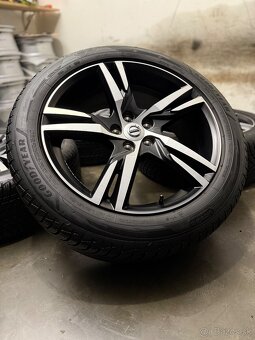 Zimná sada Volvo XC40 - 5x108 R19 , 235/50/19 Goodyear - 2