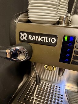 Profi set kavovar Rancilio classe 10 USB 2 + mlyncek - 2