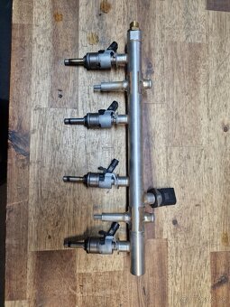 Vstřikovače s vedením paliva 2.0/1.8 TSi EA888 - 2