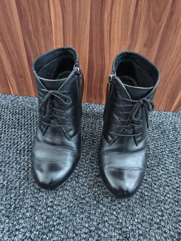 Kotnikove cizmy velkost 37 - 2