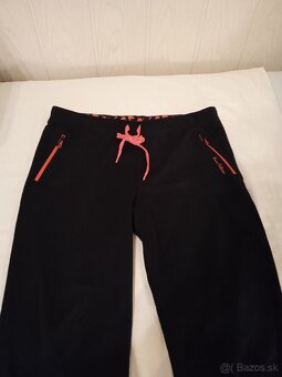 Predám krabicu rôznych vecí. - 2