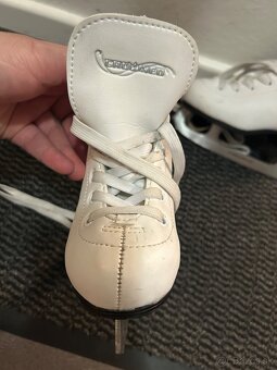 Crowned Luxury JR korčule veľkosť 28 - 2