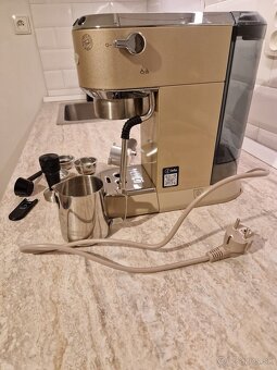 Kavovar pakovy DeLonghi - 2