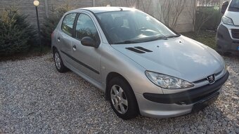 206 1.1 benzin .153000km - 2