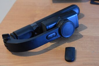 L08 Bluetooth selfie tyč so stabilizátorom - 2
