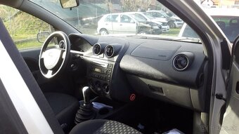 Ford fiesta 1,4 TDCI - Svetlo zadné facelift - 2