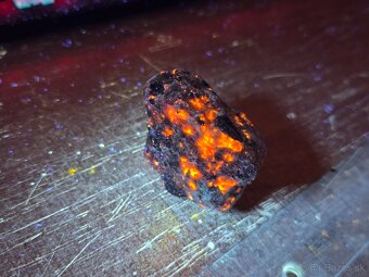 Minerál Sodalit - UV aktívny/fluorescenčný - 2