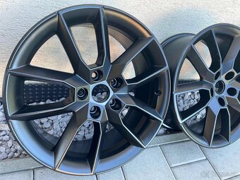 GEMINI SCHWARZ skoda Octavia RS 3 5x112  7,5x18 ET 51 - 2