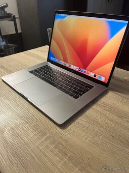 MacBook Pro 15inch 2017 500GB Super stav - 2