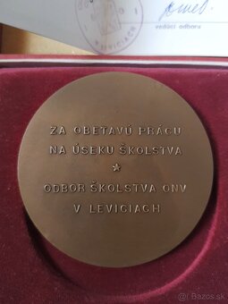 Medaila J. A. Komenský - Učiteľ národov (A. Peter)+dekrét - 2
