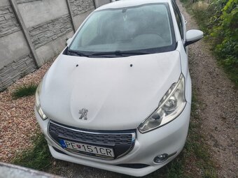 Peugeot 208 1,6hdi stk ek do 11/2026 - 2