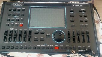 Ketron SD90 profesionálna pracovna stanica pre muzikantov - 2