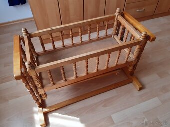 Drevená kolíska pre bábiky - 2