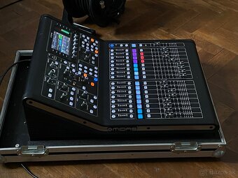 Mixpult Midas M32R, Stagebox DL16 - 2