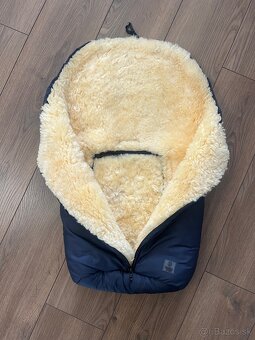 Baby cab fusak s ovcim runom - 2