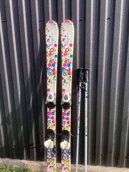 Lyže 140cm + lyžiarky + palice 110cm - 2