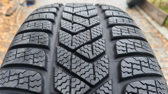Zimné pneu 225/50 R18 --- PIRELLI - 2