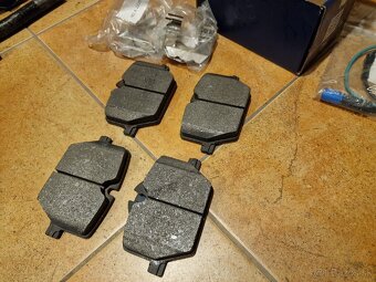 🛑 BMW G21 – zadné brzdové doštičky (nové, nepoužité) - 2
