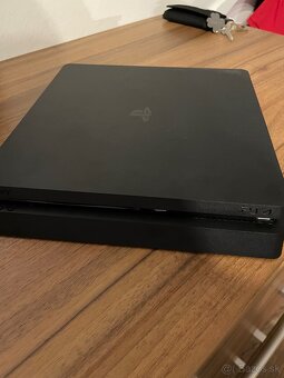Predám Ps4Slim - 2