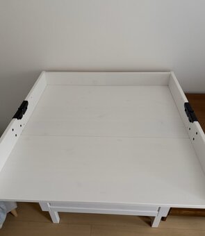 IKEA - prebalovaci stol - komoda biela - 2