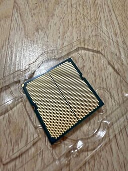 AMD Ryzen 9 7950X3D - 2