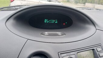 toyota yaris - 2