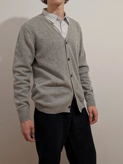 V-Neck Cardigan UNIQLO šedý kardigan Premium Lambswool - 2