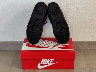 Predám tenisky NIKE Junior Court Borough - 2