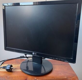 Predám Pc + Lcd monitor - 2