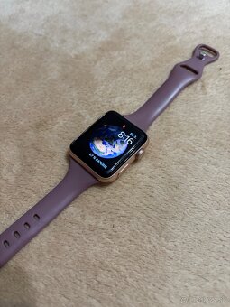 Apple Watch 3 - 42mm rose gold - 2