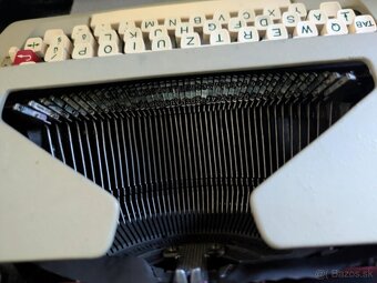 písací stroj,hodiny,tv,telefon - 2