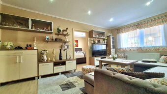 Na predaj 4. izb. rodinný dom, pozemok 381 m2, Handlová - 2