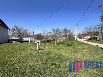 Pozemok s nádherným výhľadom na Skalicu–vinohrad so sklepom - 2
