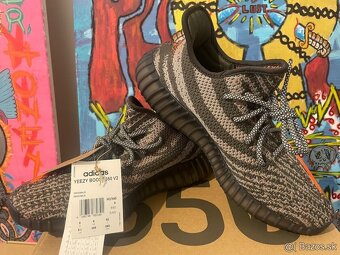 Yeezy 350 v2 Carbon Beluga velkosť 42 - 2