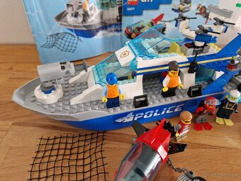 Lego City 60277 Policajná hliadková loď - 2