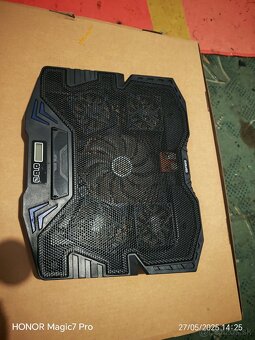 Podsvietená chladiaca podložka s lcd - 2