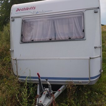 KARAVAN Defleffs Rondo nosič kol, předstan, spaní 4/5 - 2
