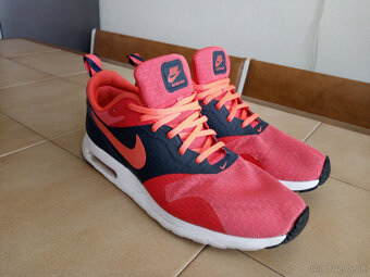 Panske bezecke tenisky NIKE AIR MAX TAVAS. - 2