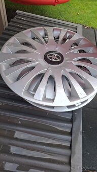 Predám puklice Toyota 15 - 2