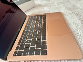 MacBook Air ružový - 2